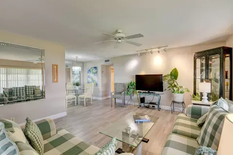 200 High Point Ct E #D, Delray Beach, FL 33445 photo 8