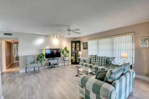200 High Point Ct E #D, Delray Beach, FL 33445 photo 1