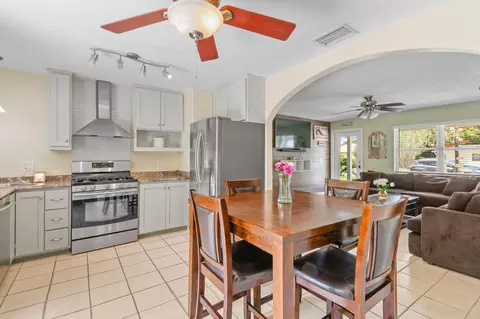 3118 SE Orchid St, Stuart, FL 34997 photo 5