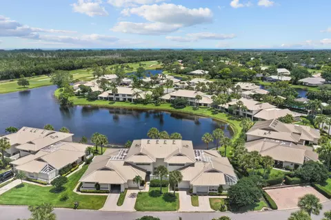 5637 SE Foxcross Pl, Stuart, FL 34997 photo 1