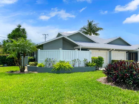 6616 SE Yorktown Dr, Hobe Sound, FL 33455