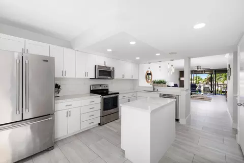 1100 SE 5th Ct #4, Pompano Beach, FL 33060