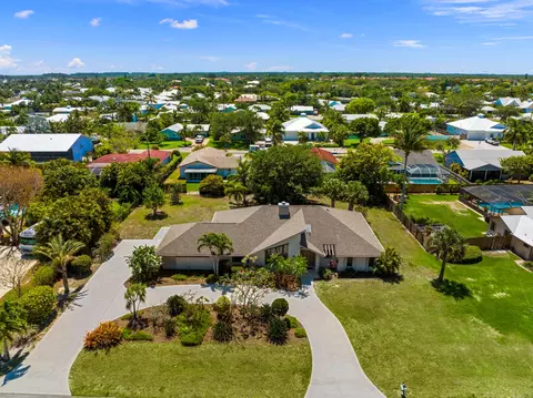 5374 SE Inlet Pl, Stuart, FL 34997 photo 4