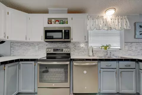 2446 SW Versailles Terrace Ter, Stuart, FL 34997 photo 15