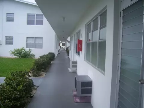 280 Windsor M, West Palm Beach, FL 33417