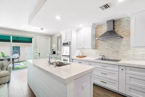 244 Grenada Dr, Jupiter, FL 33458 photo 4
