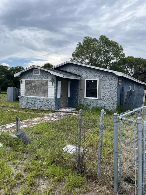 1204 Avenue K Ave, Fort Pierce, FL 34950