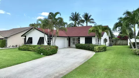 7726 Nemec Dr S, Lake Clarke Shores, FL 33406