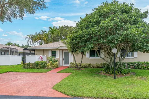 8812 Tyrone Ter, Boca Raton, FL 33496 photo 2