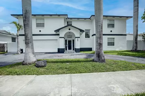 8211 SW 205th St, Cutler Bay, FL 33189