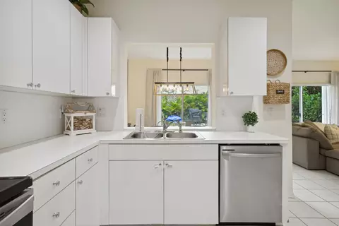 5408 Point Villa Dr #E, Lighthouse Point, FL 33064 photo 8