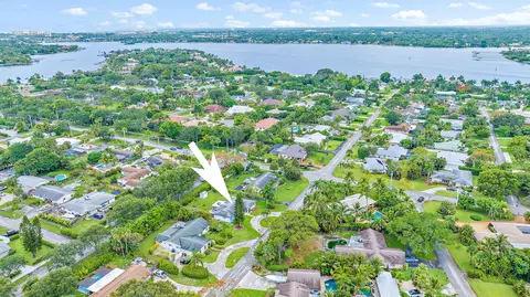 72 Yacht Club Pl, Tequesta, FL 33469
