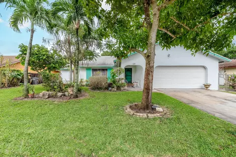 1368 Woodcrest Rd W, West Palm Beach, FL 33417