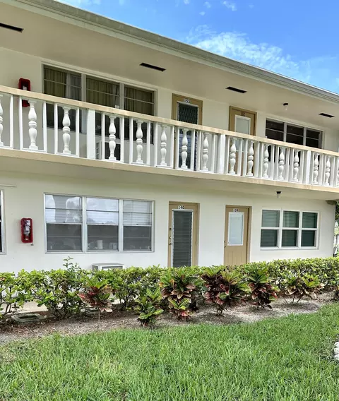 140 Bedford F #140, West Palm Beach, FL 33417