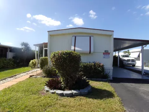 10009 Granada Bay, Boynton Beach, FL 33436