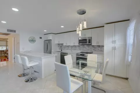 2062 Exeter D, Boca Raton, FL 33434 photo 9