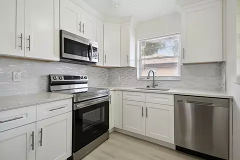 725 Whippoorwill Ln, Delray Beach, FL 33445