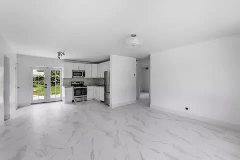 6161 SW 16th St, North Lauderdale, FL 33068