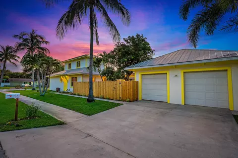 425 Hugh St, Jupiter, FL 33458