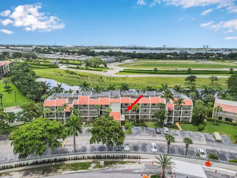 2550 Presidential Way #204, West Palm Beach, FL 33401