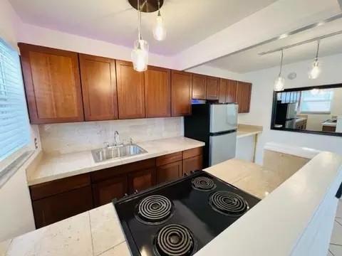 111 N L St #7, FL 33460