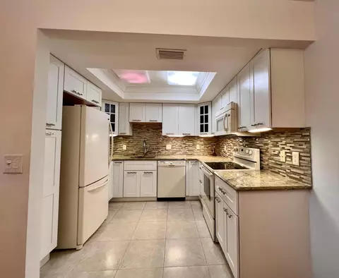 208 Greenbrier C, West Palm Beach, FL 33417