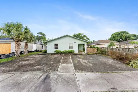 25 SW 13th Ave, Delray Beach, FL 33444