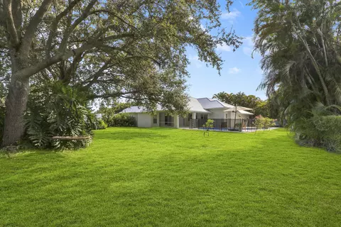 2480 NW South Mnr, Stuart, FL 34994