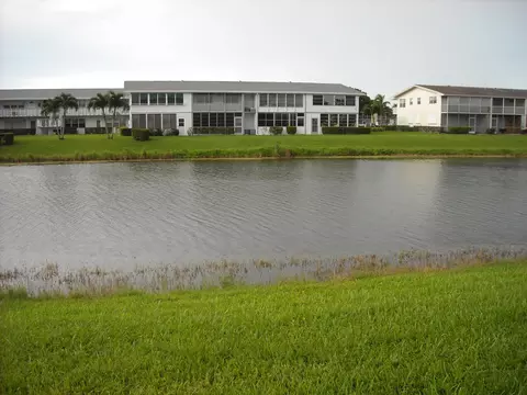 86 Somerset E, West Palm Beach, FL 33417