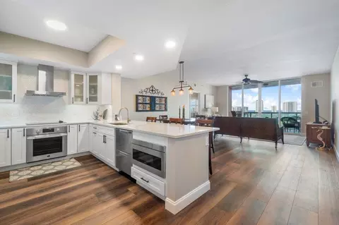 2640 Lake Shore Dr #1215, Riviera Beach, FL 33404