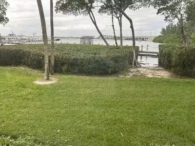390 NEdgewater Dr #101, Stuart, FL 34996 photo 3