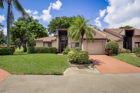 6764 Versailles Ct E, Lake Worth, FL 33467