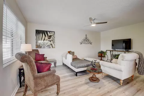 240 Horizons W #201, Boynton Beach, FL 33435