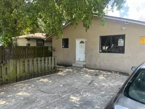 303 NW 7th St, Hallandale Beach, FL 33009