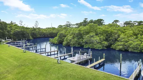 913 Riverwood Ln, Jupiter, FL 33458