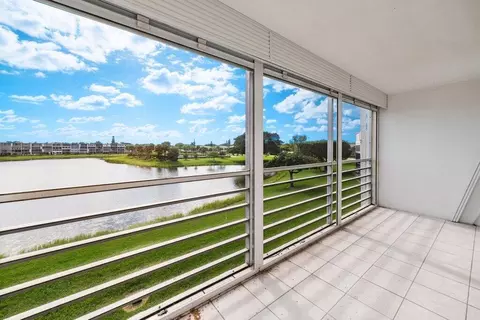 3010 Cornwall A, Boca Raton, FL 33434 photo 3