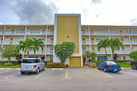 2079 Harwood F, Deerfield Beach, FL 33442