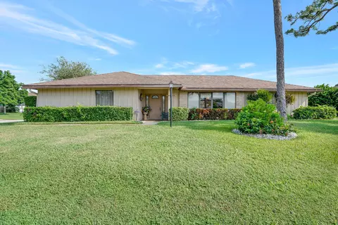 4831 Dorchester Mews, Haverhill, FL 33415