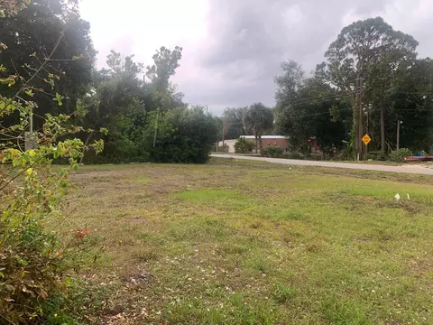 9218 SE 59th Dr, Okeechobee, FL 34974 photo 2