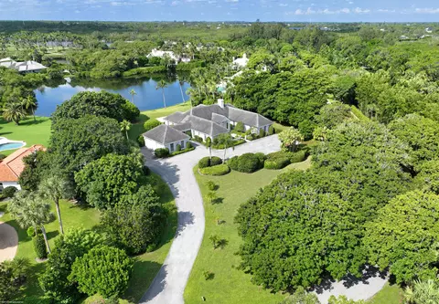4 Bassett Creek Trl N, Hobe Sound, FL 33455
