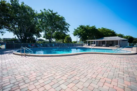 466 Grantham E, Deerfield Beach, FL 33442 photo 46