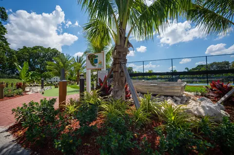 466 Grantham E, Deerfield Beach, FL 33442 photo 16
