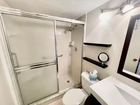 466 Grantham E, Deerfield Beach, FL 33442 photo 11