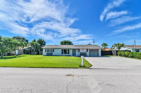 1908 Arabian Rd W, Lake Clarke Shores, FL 33406