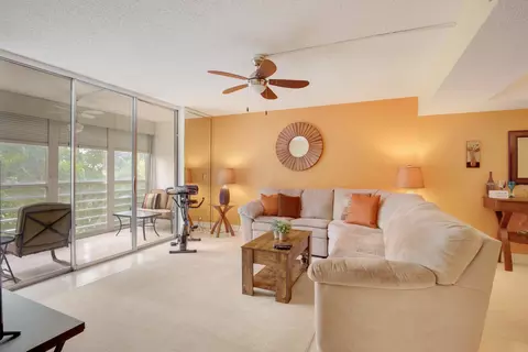 3286 Arcara Way #408, Lake Worth, FL 33467