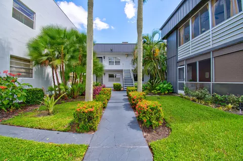 39 Normandy A, Delray Beach, FL 33484 photo 3