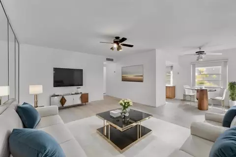 39 Normandy A, Delray Beach, FL 33484 photo 4