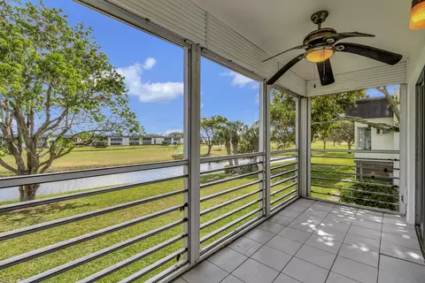 39 Normandy A, Delray Beach, FL 33484 photo 2