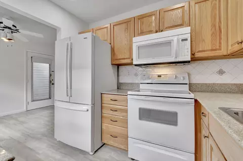 39 Normandy A, Delray Beach, FL 33484 photo 7