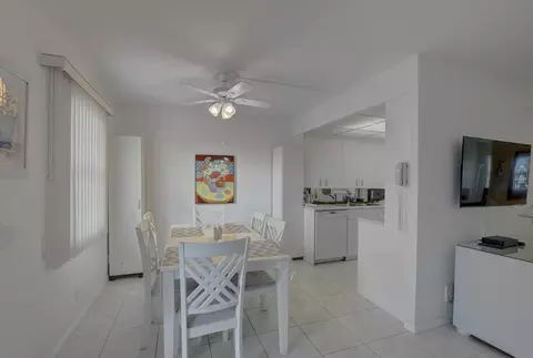 3046 Cornwall C #3046 C, Boca Raton, FL 33434 photo 7